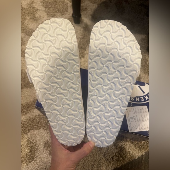 White Birkenstock Arizona Leather Sandals, 39, NIB - Picture 5 of 6